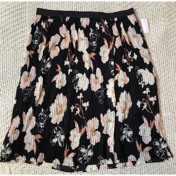 Jaclyn Smith Dresses & Skirts - NWT Jaclyn Smith floral midi skirt sz XL